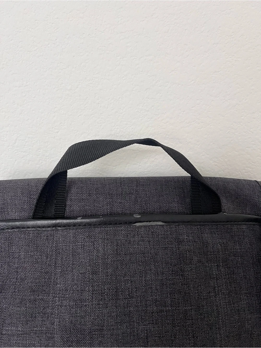 Brenthaven Collins Vertical Messenger Bag for Surface Pro
